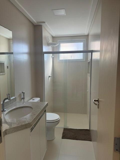 Apartamento Ape Tl Atalaia Aju, 260m Praia, 03 Quartos Com Ar Condicionado Aracaju